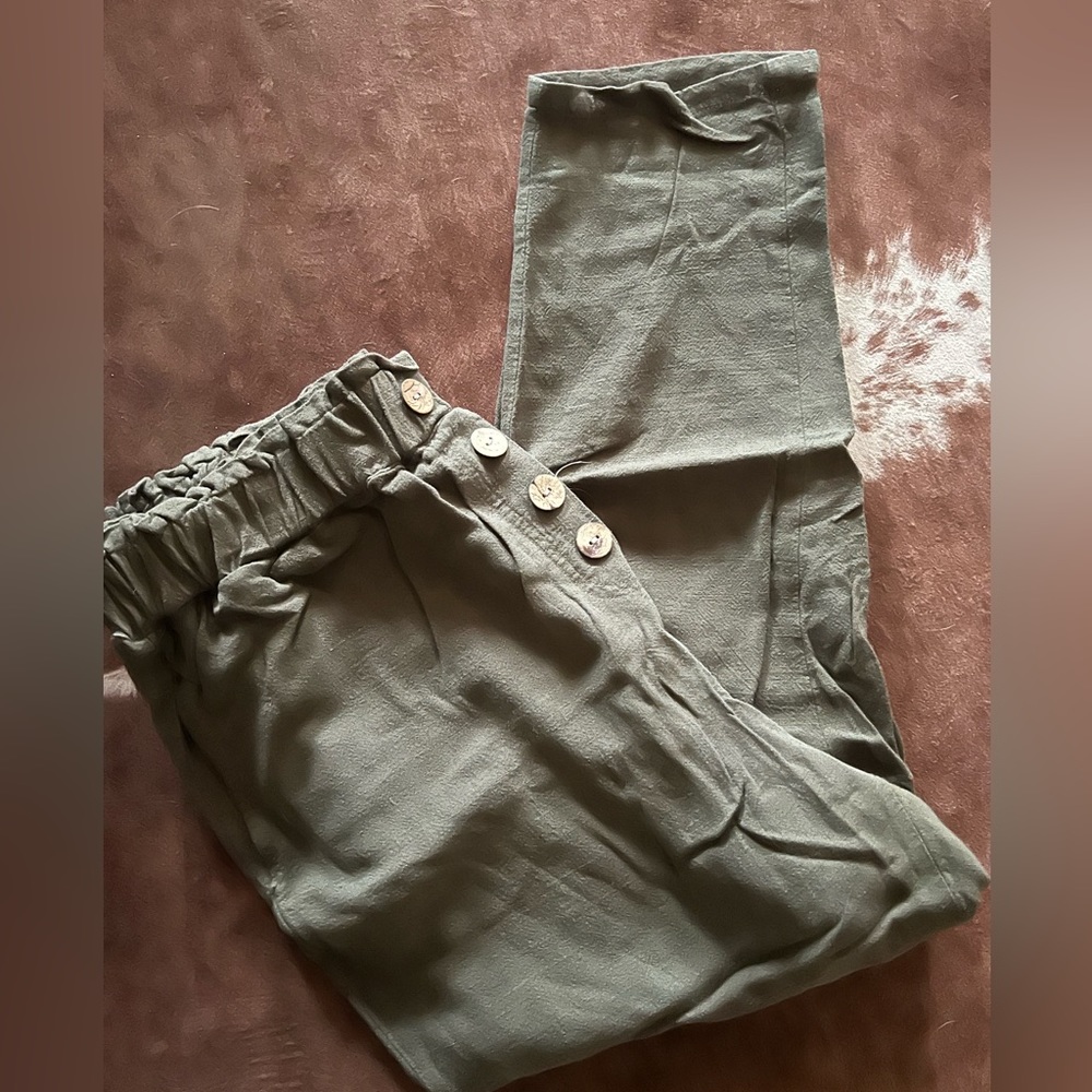 High waisted olive pants